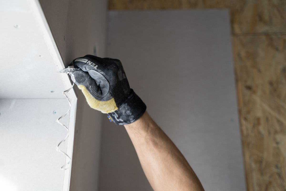 Drywall & Wall Repair